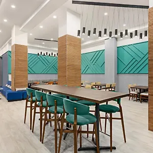 Lic - Laguardia West, An Ihg *** Nowy Jork